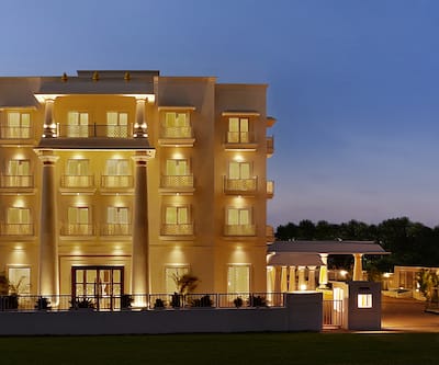 https://imgcld.yatra.com/ytimages/image/upload/t_hotel_yatra_city_desktop/v1476337196/Domestic Hotels/Hotels_Rameshwaram/Daiwik Hotel/Cover_photo_Front_Elevation_-_Daiwik_Hotels.jpg